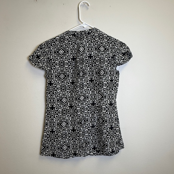 Banana Republic Patterned Blouse Size XS - Picture 2 of 5